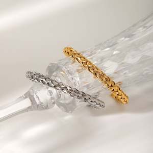 Bracelet manchette ouvert femme design simple X Bracelet fil de câble torsadé pour femme - Product Image 4