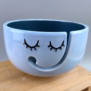 Cuenco de cerámica para hilo, soporte con tapa para tejer, almacenamiento de fibra para ganchillo y costura, para bolas de hilo, hecho a mano, estilo ángel, duradero, color personalizado - Product Image 4