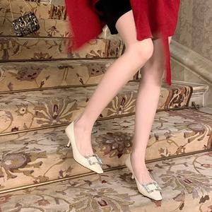 Chaussures plates pour femmes à boucle carrée en cuir véritable, motif géométrique, bout pointu, talons bas, style automne-hiver, à porter au quotidien - Product Image 2