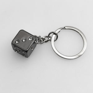 Fabricación al por mayor logotipo personalizado hecho aleación de zinc Metal Casino en forma de 3D Oem plata dados llavero - Product Image 2