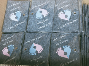 Funda de Pasaporte de Maternidad de Fieltro Personalizada con Cremallera, Porta Pasaporte para Mamá para Guardar Documentos del Bebé - Product Image 4