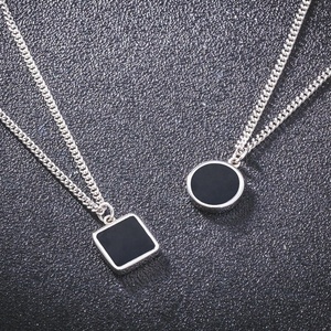 Collier en acier inoxydable de haute qualité avec pendentif géométrique carré, rond, ovale en émail noir et chaîne cubaine de 24 pouces - Product Image 2