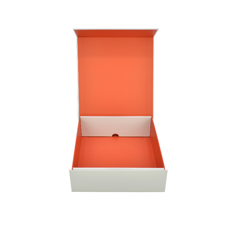 Orange et blanc