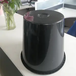 Secchio di plastica nero modellato iniezione PP vaso rotondo secchio di fiori vaso di fiori in Europa