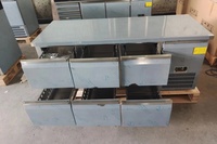 Équipement de cuisine commerciale sur mesure OEM, acier inoxydable 304, capacité 260L-540L, refroidissement par ventilateur, tiroirs, réfrigérateur sous comptoir