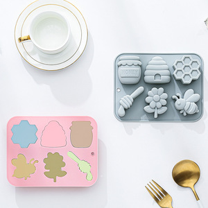 Moldes de Silicona Antiadherentes con Diseño de Abeja y Flor, Reutilizables, de Grado Alimenticio, Lindos Moldes Magnéticos de Silicona para Chocolate, Dulces y Hielo - Product Image 2