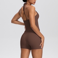 Setelan Yoga Dua Potong Warna Solid dengan Detail Brushed-back, Halter-neck, dan Saku, Termasuk Celana Pendek Olahraga Lari