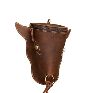 Bull Head Shaped Leather Waist Bag For Men Outdoor Sports Fashionable Crossbody Bag With Zipper And Metal Rings - Product Image 5