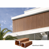 Lames décoratives en aluminium imitation bois pour revêtement mural extérieur et décoration de façade extérieure