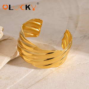 יצרן תכשיטים בהתאמה אישית LUCKYJIU צמיד חפת פתוח מוגזם מפלדת אל חלד מצופה זהב 18 קראט, עמיד למים והיפואלרגני - Product Image 2