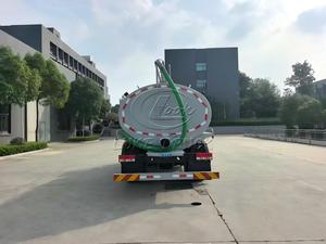Camion-citerne à vide FOTON 4X2, moteur Yuchai 180 CV, empattement 3950 mm, réservoir de 11 m³ avec bras d'aspiration supérieur rotatif pour la collecte des eaux usées - Product Image 6