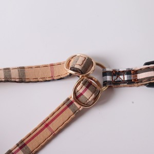 Amingge Nuovo Set Pettorina e Papillon per Cani di Taglia Grande in Stile Scozzese con Guinzaglio Retrattile a Doppio Gancio - Product Image 3