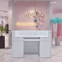 Meubles de salon de beauté de haute qualité, comptoir de réception médical, comptoir de réception luxueux blanc et or pour hôtel et spa