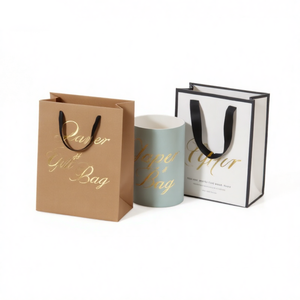 Bolsas de Papel Blancas de Lujo al por Mayor, Bolsas de Regalo Personalizadas con Logotipo Estampado en Oro, Bolsas de Compra Resistentes para Boutique con Cinta Blanca - Product Image 2