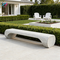 Banc de patio extérieur moderne en GRC et bois, imperméable - Mobilier urbain personnalisable