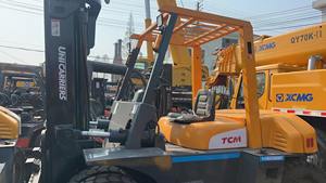 Montacargas Diésel Usado TCM de 8 Toneladas, Mástil de Tres Etapas, Longitud de Horquilla de 1000 mm, Carretilla Elevadora para Contenedores - Product Image 4