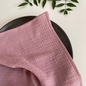 Serviettes en <span class=keywords><strong>gaze</strong></span> <span class=keywords><strong>double</strong></span> couche 100% coton Serviettes en coton gaufré pour hôtel mariage événement Style nordique Serviette en <span class=keywords><strong>gaze</strong></span> colorée faite à la main - Product Image 4