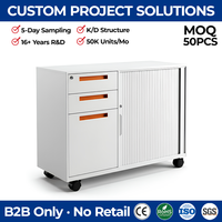 Meuble de rangement de bureau en acier blanc avec poignée orange, combinaison armoire à volets roulants et classeur latéral pour bureau à domicile