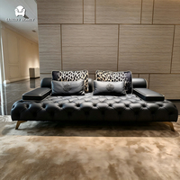 Ensemble de canapés sectionnels Chesterfield de luxe, design italien, cuir et tissu sur mesure pour villa, salle de sport, école, salon