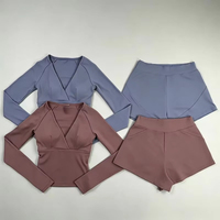 Ensemble de sport 2 pièces pour femme : haut à manches longues col en V et short – Tenue de yoga, fitness, course et cyclisme ajustée