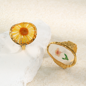 Set di Anelli Dreamshow Fashion con Smalto Colorato a Forma di Margherita e Ciliegia, Placcati in Oro 18k, Gioielli in Acciaio Inossidabile - Product Image 3