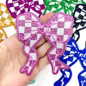 Patch thermocollant brodé à motif damier avec bord pailleté et nœud en ruban, lumineux, pour la décoration de chapeaux et de sweats à capuche - Product Image 3