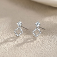 Boucles d'oreilles clous classiques en argent 925 plaqué rhodium avec zircon - Design trèfle à quatre feuilles - Cadeau porte-bonheur