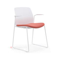 Chaise d'entraînement scolaire moderne pour étudiants, ergonomique, empilable, avec pieds Saber, en plastique écologique et pieds en métal, pour salle de classe et chambre