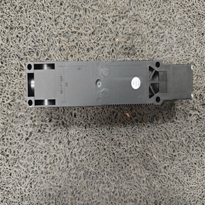 EUCHNER TP4-2131A024M 084145 24V Interrupteur de sécurité, encodeur, interrupteur de fin de course, pièces détachées industrielles allemandes - Product Image 2