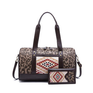 Ensemble de sac de voyage ethnique imprimé léopard, grande capacité, élégant et personnalisé - Product Image 1