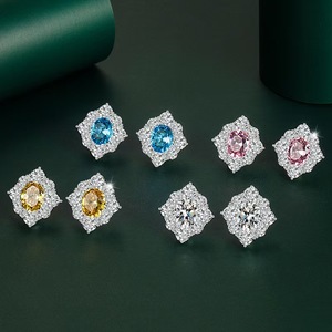 Boucles d'oreilles en argent plaqué, forme de fleur, micro-incrustées de zircon carré, pour femmes, vente en gros - Product Image 5