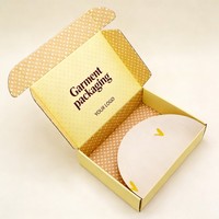 Boîte d'expédition en carton ondulé avec logo personnalisé, finition mate, pour vêtements, pliable, écologique, pour emballage cadeau de t-shirts