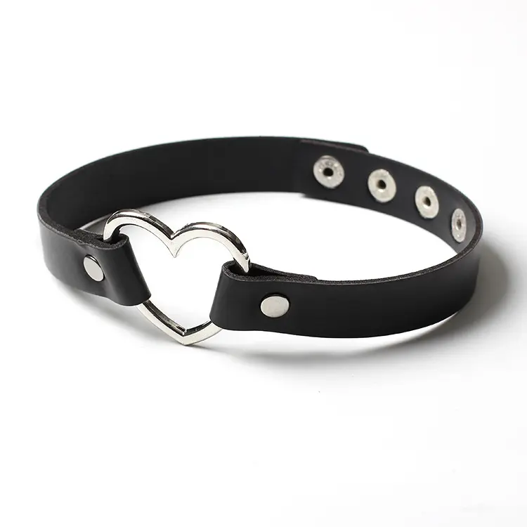 Vrouwen Mannen Houdt Cool Punk Style Goth Klinknagel Metalen Hart Vorm Handgemaakte Lederen Kraag Choker Ketting