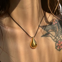 Nouveau Collier Dazan 2027 Tendance INS en Acier Inoxydable Plaqué Or 18 carats Anti-ternissement avec Pendentif Goutte d'Eau Vintage et Cordon Noir