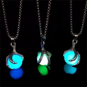 Kalung Liontin Cakar Naga Bercahaya Ajaib, Rantai Ular Alloy, Gaya Hip-Hop Street Eagle Claw, Unisex, Laris di Luar Negeri - Product Image 1