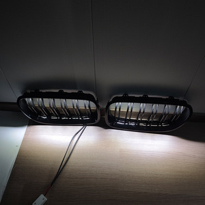 Calandre LED illuminée BMW Série 5 F10, double ligne, entièrement noire, en ABS, compatible avec le pare-chocs avant - Product Image 4