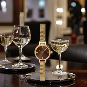 Montre d'affaires de luxe personnalisée avec emballage élégant, mouvement à quartz style mini or, bracelet en acier inoxydable et cadran en cristal - Product Image 5