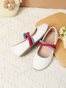 Chaussures plates pour enfants avec logo personnalisé, couleur unie, à lacets, pour bébé fille - Product Image 3