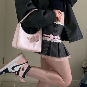 Jupe plissée rayée naturelle respirante douce et féminine avec accent de nœud et bordure en dentelle - Jupe mini évasée entièrement doublée pour l'été - Product Image 4