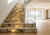 Dalle de marbre translucide bleu paon de luxe sur mesure, plan de travail d'îlot, design moderne, dalle de pierre naturelle pour mur et sol de villa