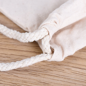 Pochette en toile personnalisée avec logo imprimé, vente en gros, emballage alimentaire économique, petite pochette en coton avec cordon de serrage, sac cadeau en lin pour le shopping - Product Image 4