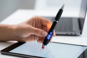 Bolígrafo con Logotipo Luminoso Personalizado con <span class=keywords><strong>Punta</strong></span> Táctil, Bolígrafo con Luz para Marca Corporativa, Logotipo Brillante Grabado con Láser, Bolígrafo Promocional - Product Image 5