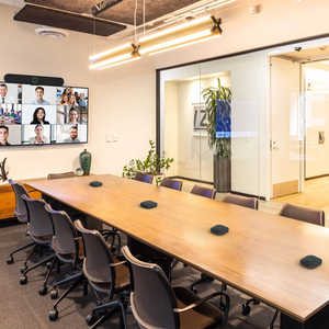 Barra de <span class=keywords><strong>Video</strong></span> Todo en Uno 4K con IA, Cámara PTZ, Micrófono y Altavoz Integrados, Colaboración por <span class=keywords><strong>Video</strong></span> para Reuniones Grandes - Product Image 4