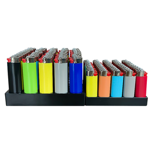 Encendedor de Plástico Clásico Regular J6 MAXI en Colores Sólidos, Paquete de 50+3, para Fiestas o Fumar, Disponible en EE. UU. - Product Image 4