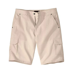 Pantalones cortos de carga para hombre al aire libre enfocados en la tendencia hechos a mano con bolsillos funcionales ideales para ropa de calle elegante y uso diario cómodo - Product Image 4