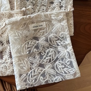 Pochette vintage en gaze de coton brodée de dentelle avec cordon de serrage, sac de rangement portable monocouche pour bijoux et petits objets - Product Image 5