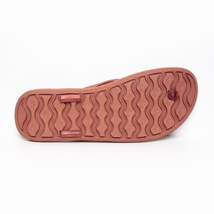 Sandales tongs élégantes pour femmes en métal marron avec semelle ergonomique pour un usage quotidien et en vacances - Product Image 3