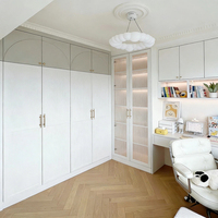 Chambre à coucher style villa française avec tatami et dressing intégré, panneaux écologiques