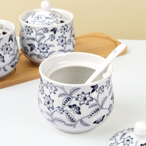 Zuccheriera in Ceramica Blu e Bianca con Motivi Floreali, Coperchio, Cucchiaio e Vassoio, <span class=keywords><strong>Set</strong></span> di 3 Contenitori per Caffè, Zucchero e Sale, Barattolo da Cucina da 260ml - Product Image 5