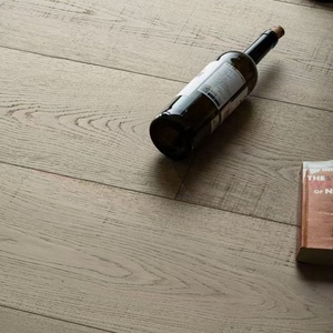 Planchers en bois composite massif à plis multiples en chêne blanchi à la chaux Plancher en bois brossé résistant aux rayures - Product Image 4